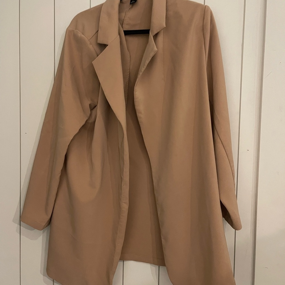 Tan Trench Coat with Notched Lapels and Medium Length